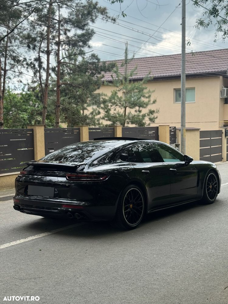 Porsche Panamera 4 E-Hybrid - 6