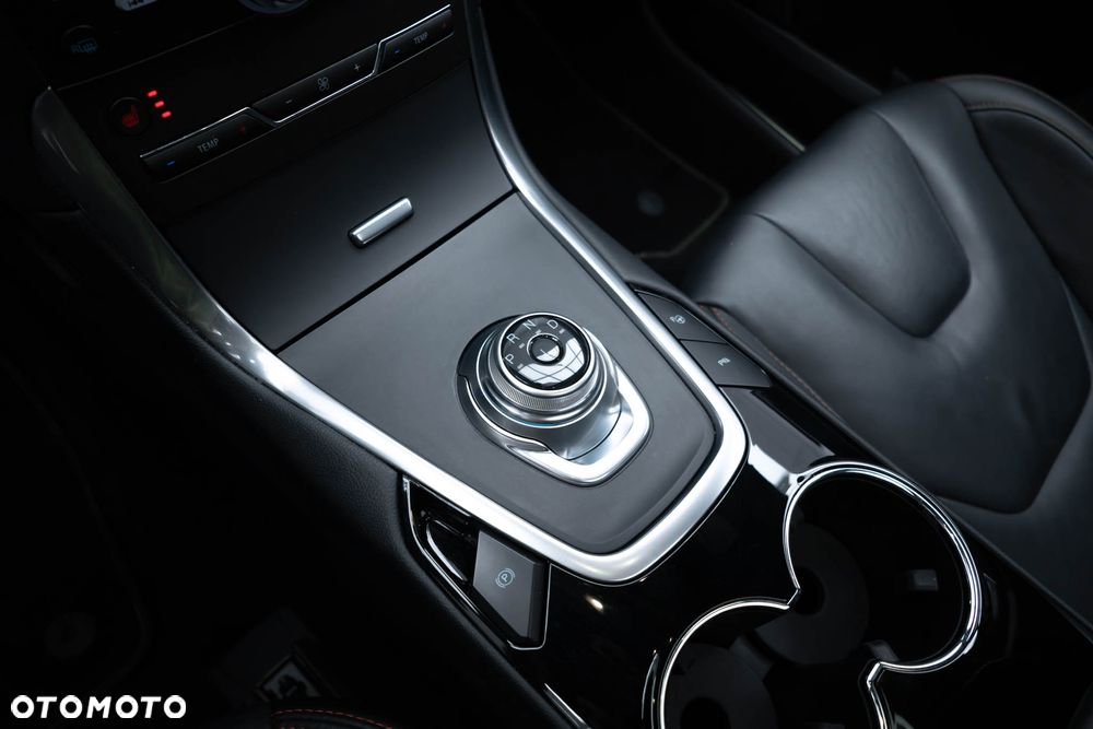 Ford S-Max 2.5 Duratec FHEV ST-LINE - 32