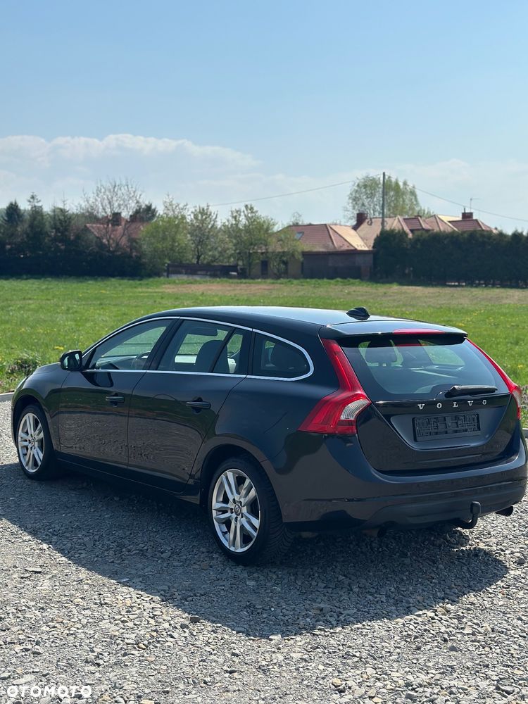 Volvo V60 T3 Summum - 13