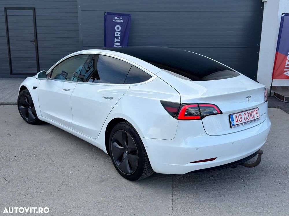 Tesla Model 3 - 9