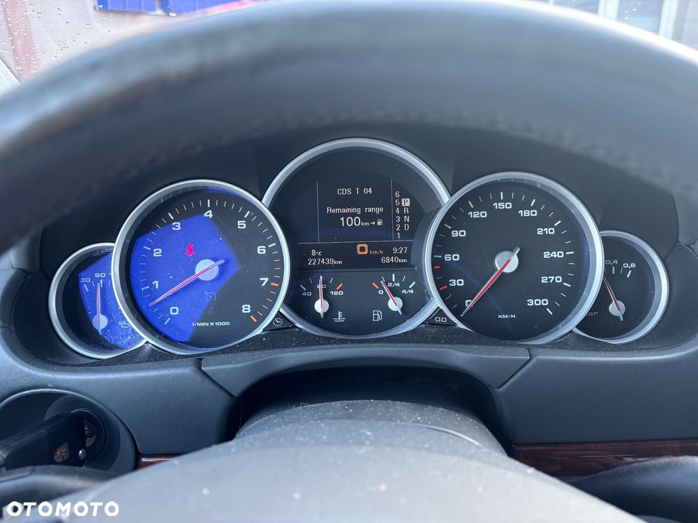 Porsche Cayenne - 25