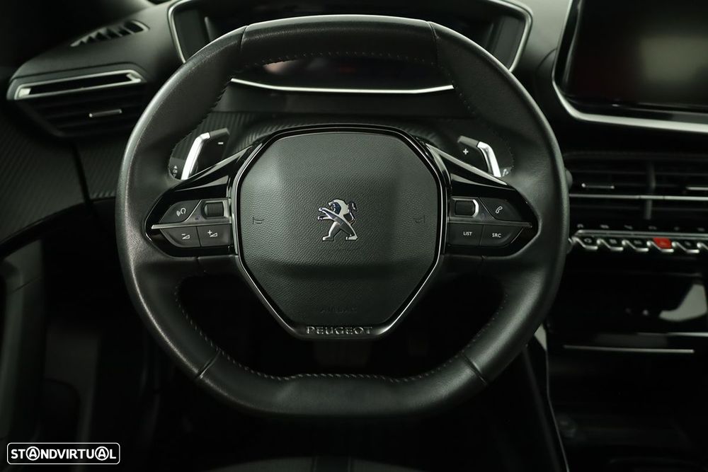 Peugeot 2008 1.2 PureTech Allure Pack EAT8 - 18