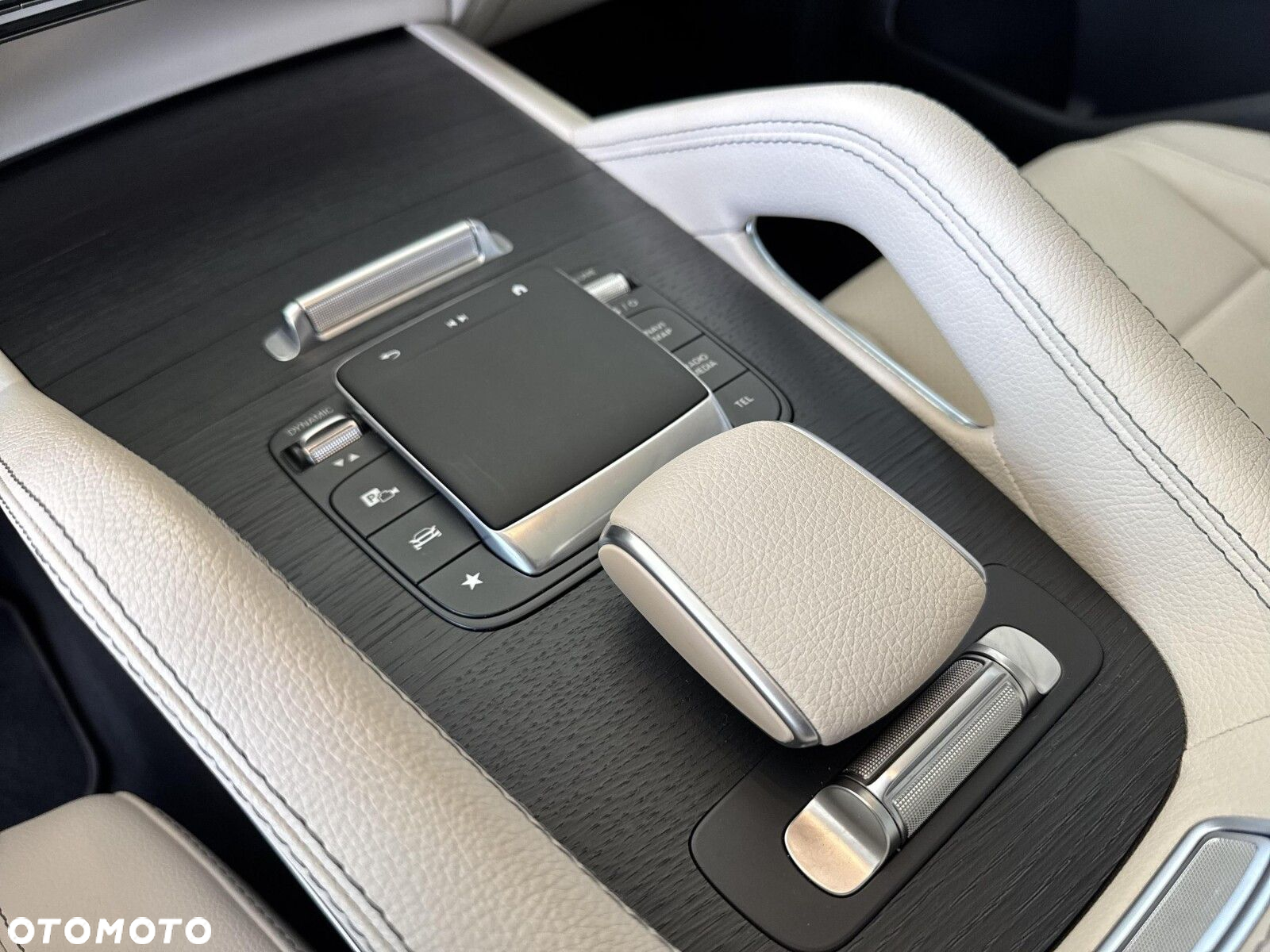 Mercedes-Benz GLE - 23