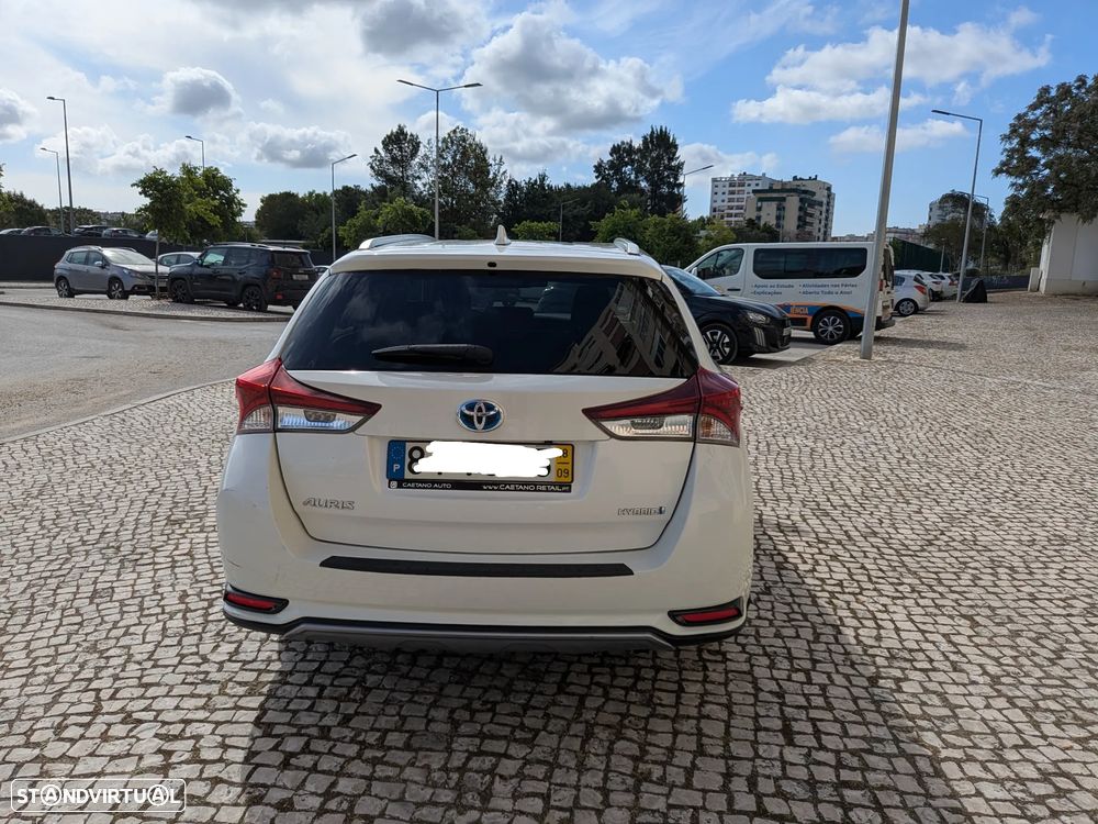 Toyota Auris Touring Sports 1.8 HSD Freestyle - 19