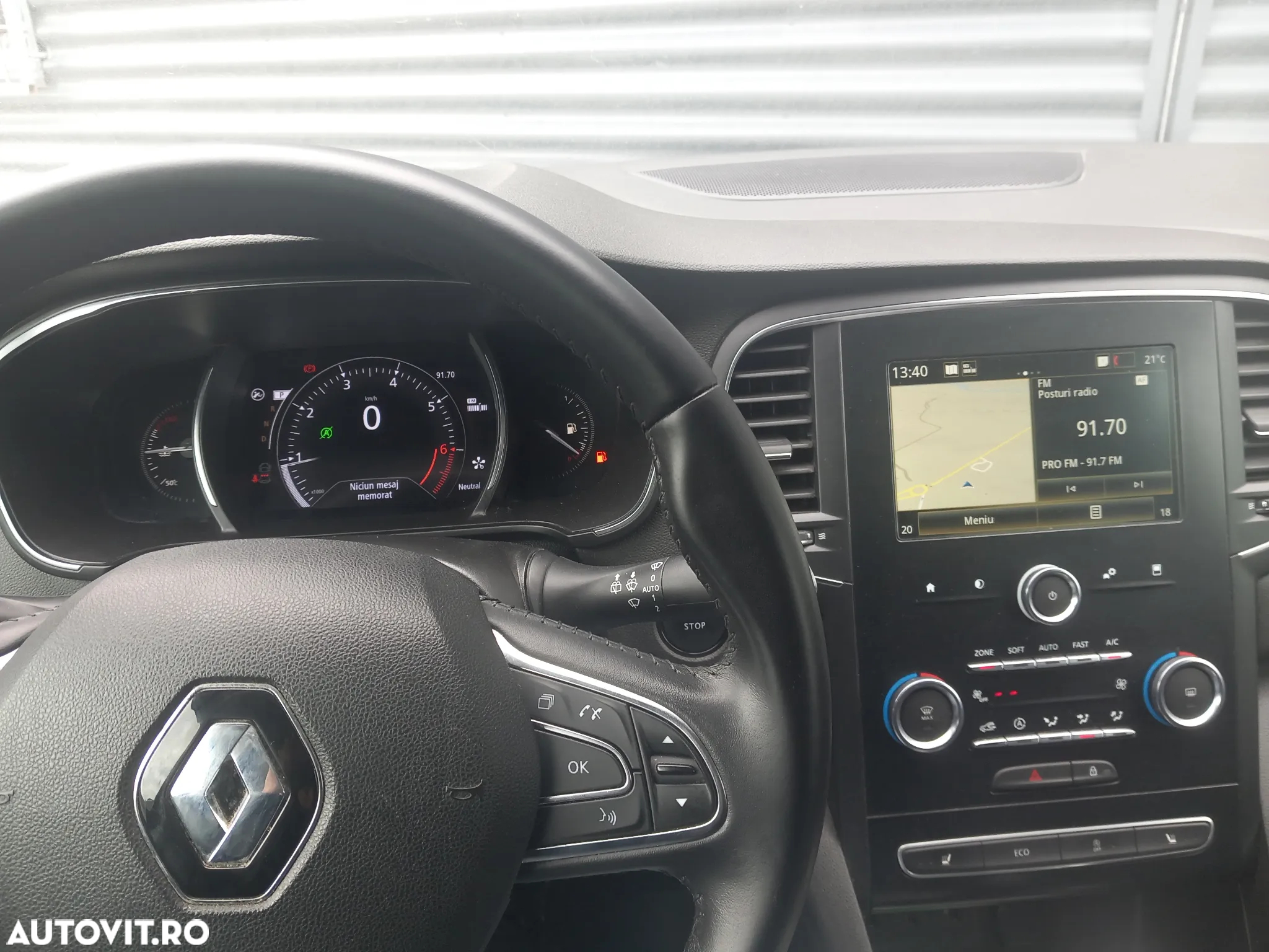 Renault Megane TCE 140 EDC Techno - 8