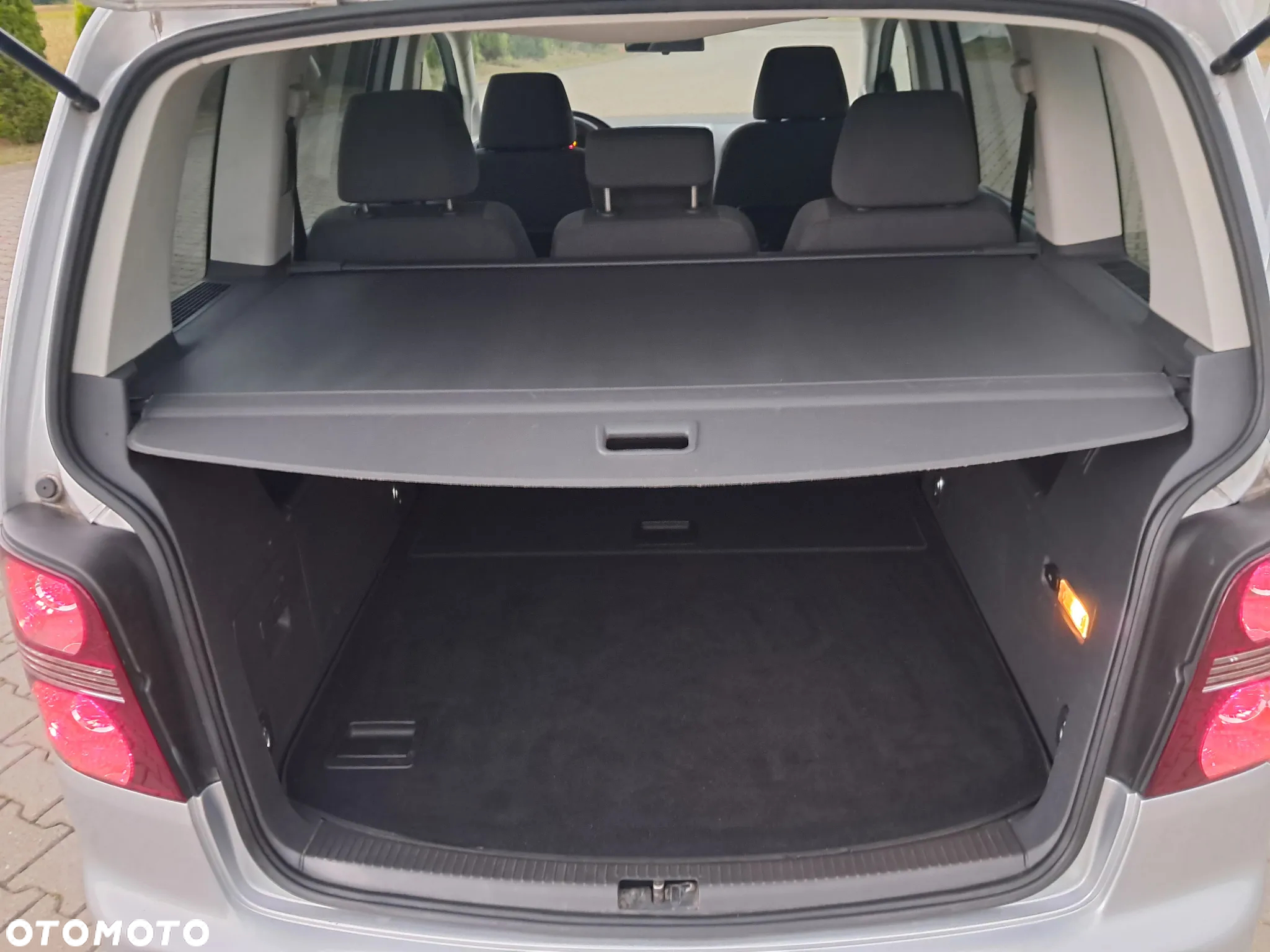 Volkswagen Touran 1.9 TDI DPF Highline - 13