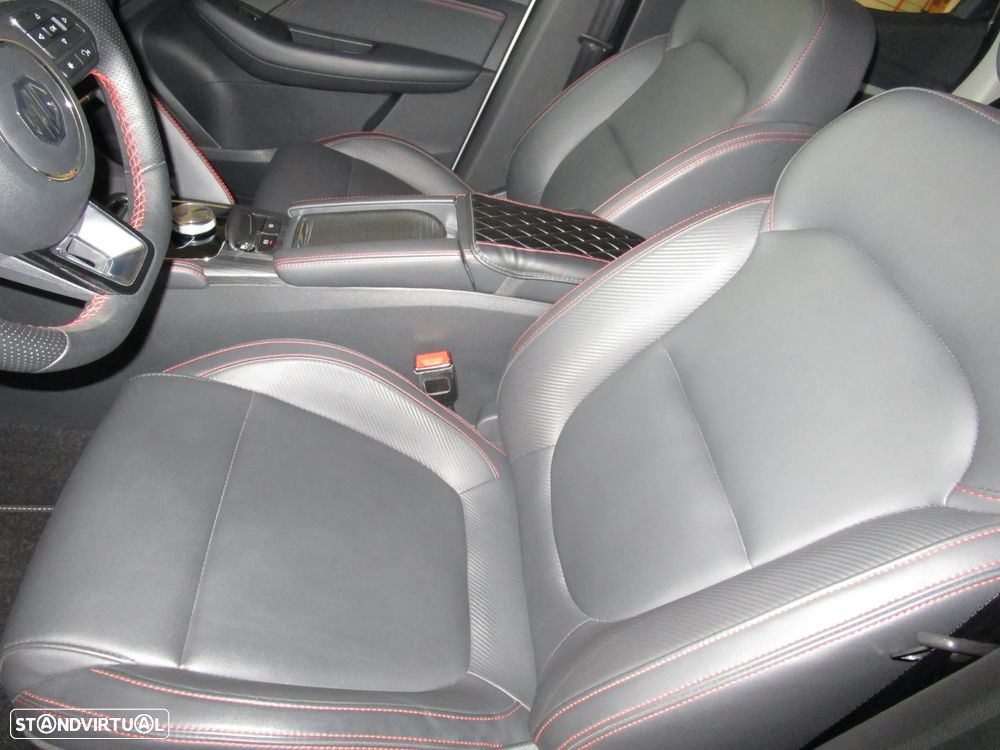 MG ZS Standard Luxury - 13