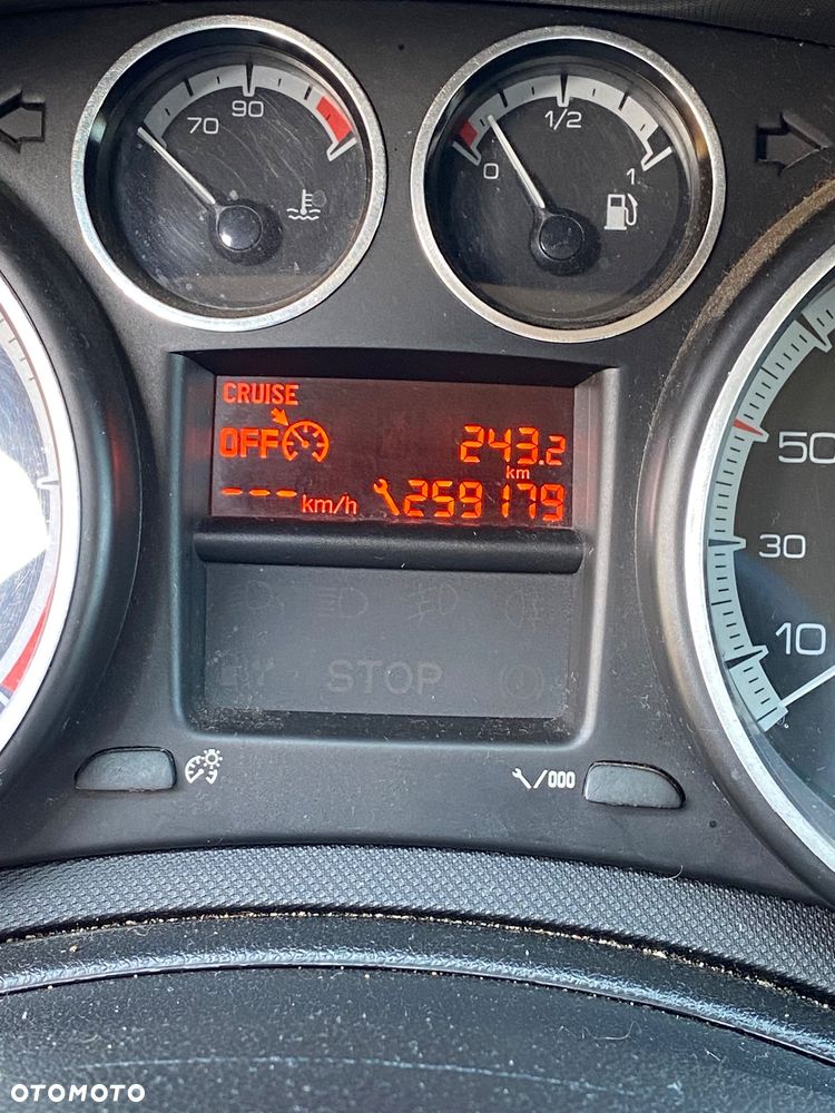 Peugeot 308 ver-1-6-hdi-premium - 11