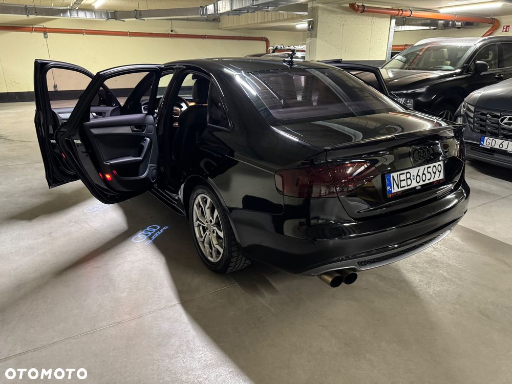 Audi A4 Limousine - 8