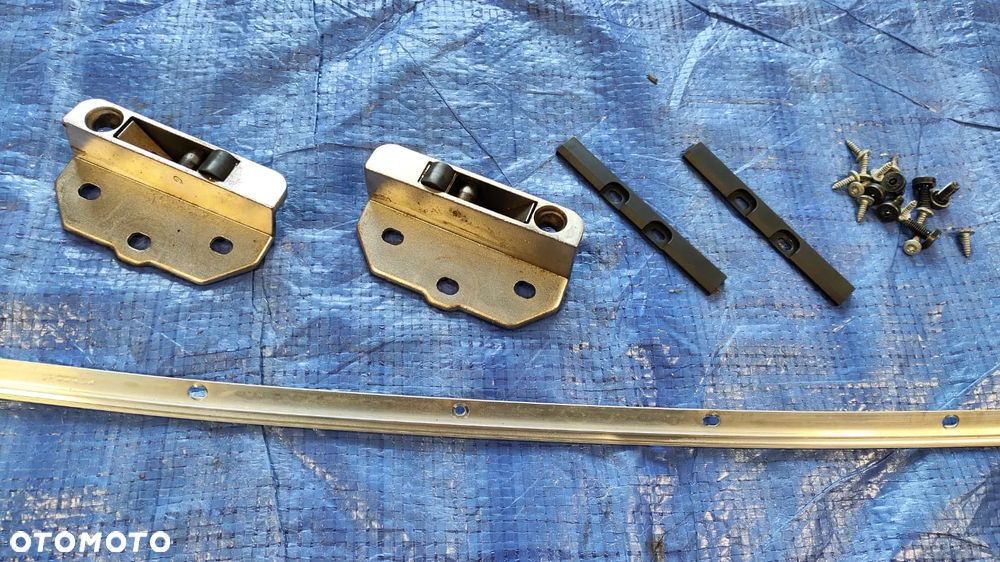 RYGIEL ZACZEP PODKŁADKA ŚRUBA LISTWA SŁUPKA DACHU KOMPLET 8204285 8204286 7148934 BMW E64 - 2