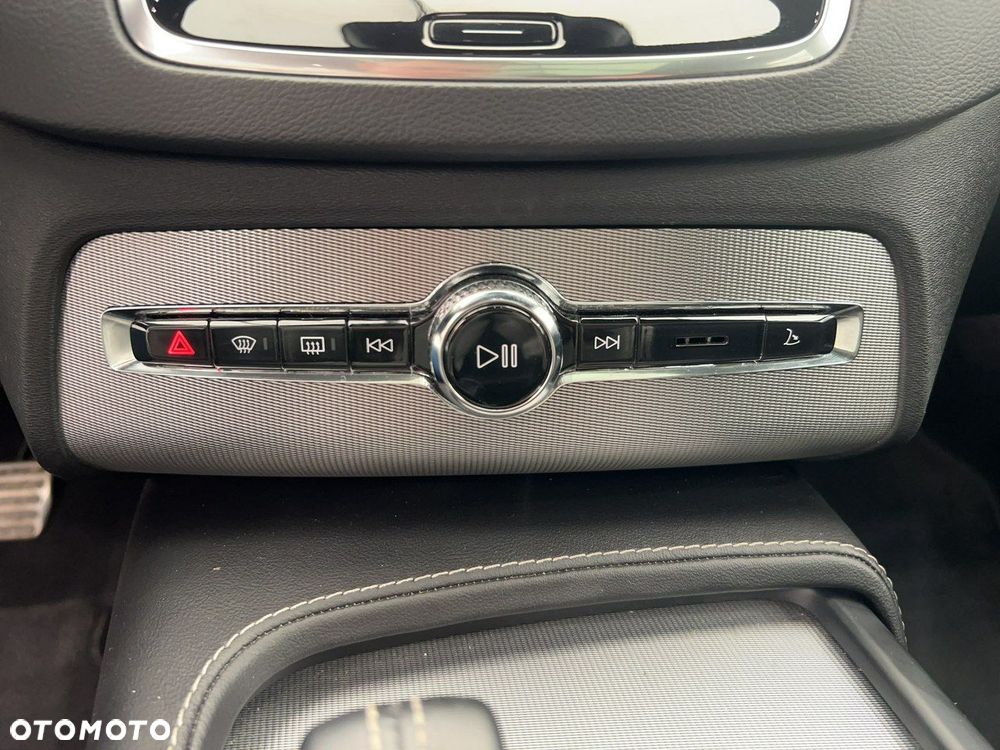 Volvo XC 90 - 22