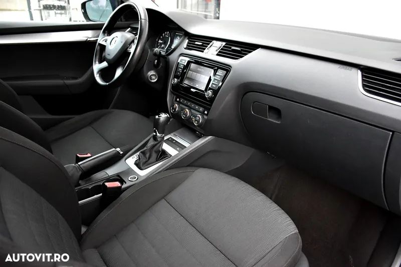 Skoda Octavia 2.0 TDI DSG Style - 16