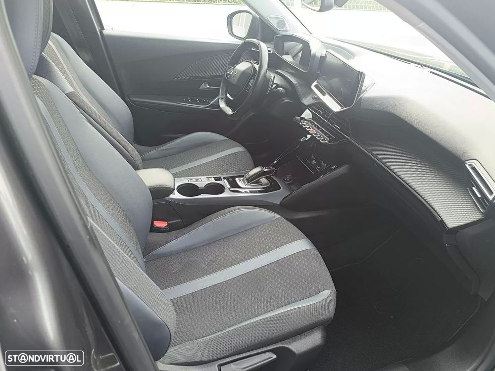 Peugeot 2008 PureTech 130 EAT8 Allure - 22