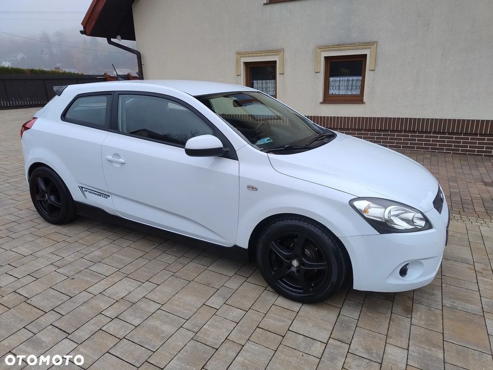 Kia ProCeed 1.4 L - 6