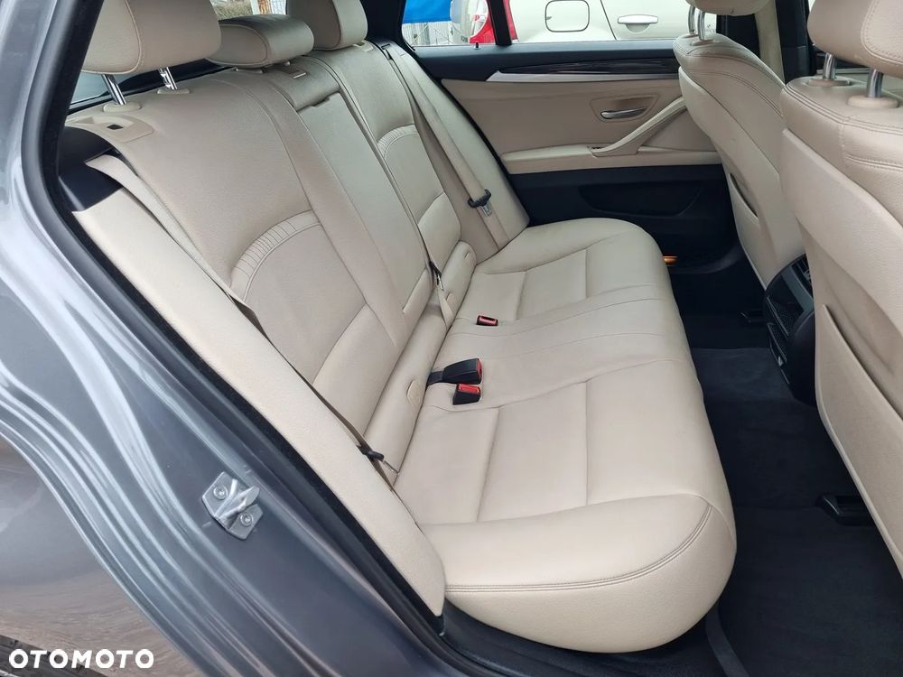 BMW Seria 5 518d Luxury Line - 14