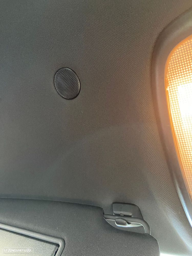 Volvo V60 Cross Country 2.0 D4 Pro - 38