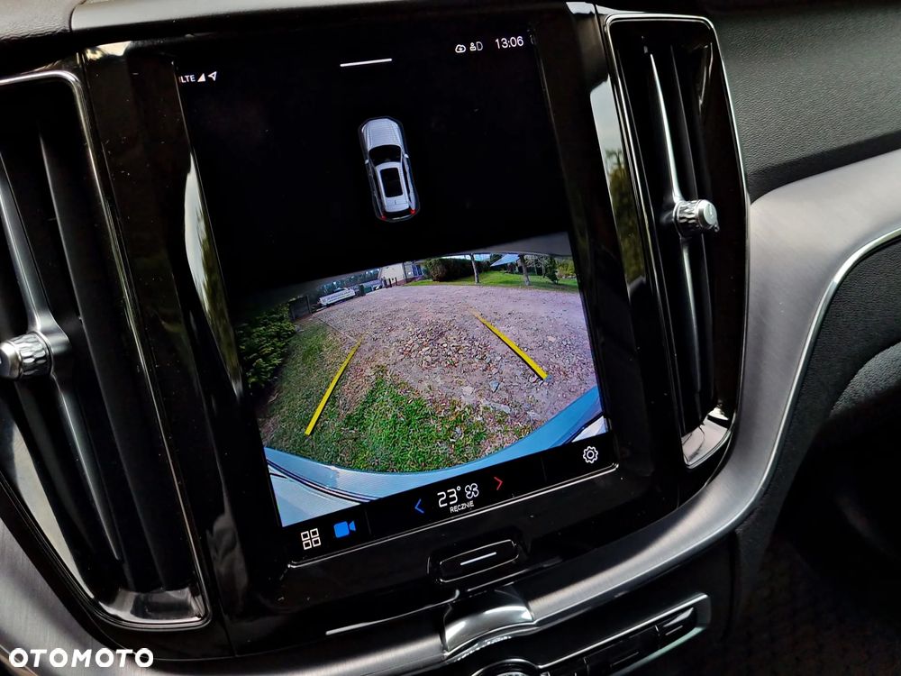 Volvo XC 60 B4 D AWD Geartronic Momentum Pro - 18