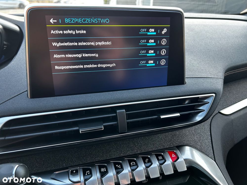 Peugeot 3008 1.6 PureTech HYbrid4 GT Line S&S EAT8 - 25