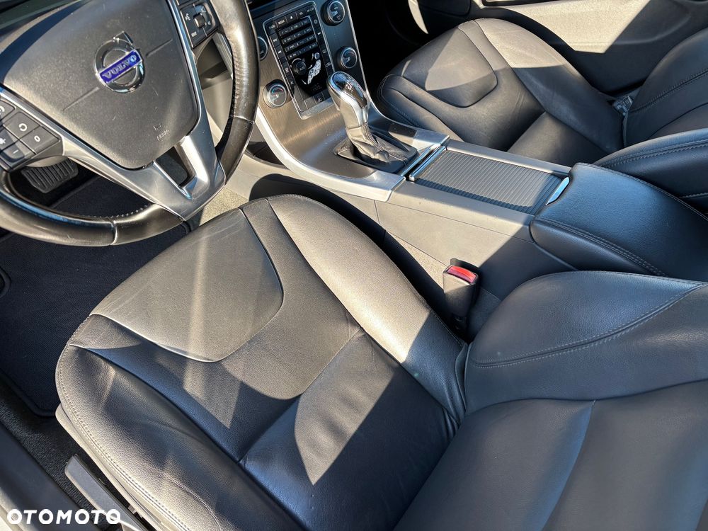 Volvo V60 D4 Geartronic Momentum - 16