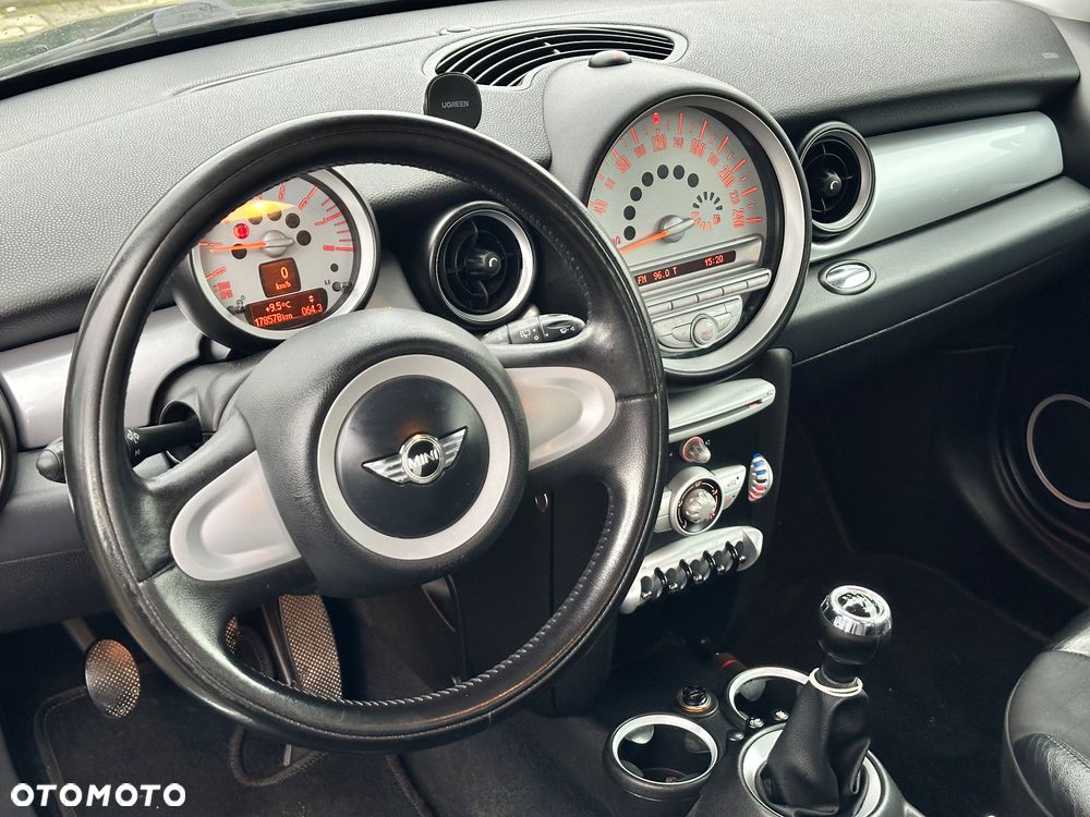 MINI Cooper Standard - 30