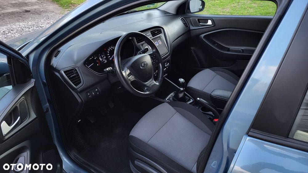 Hyundai i20 blue 1.2 YES!+ - 25