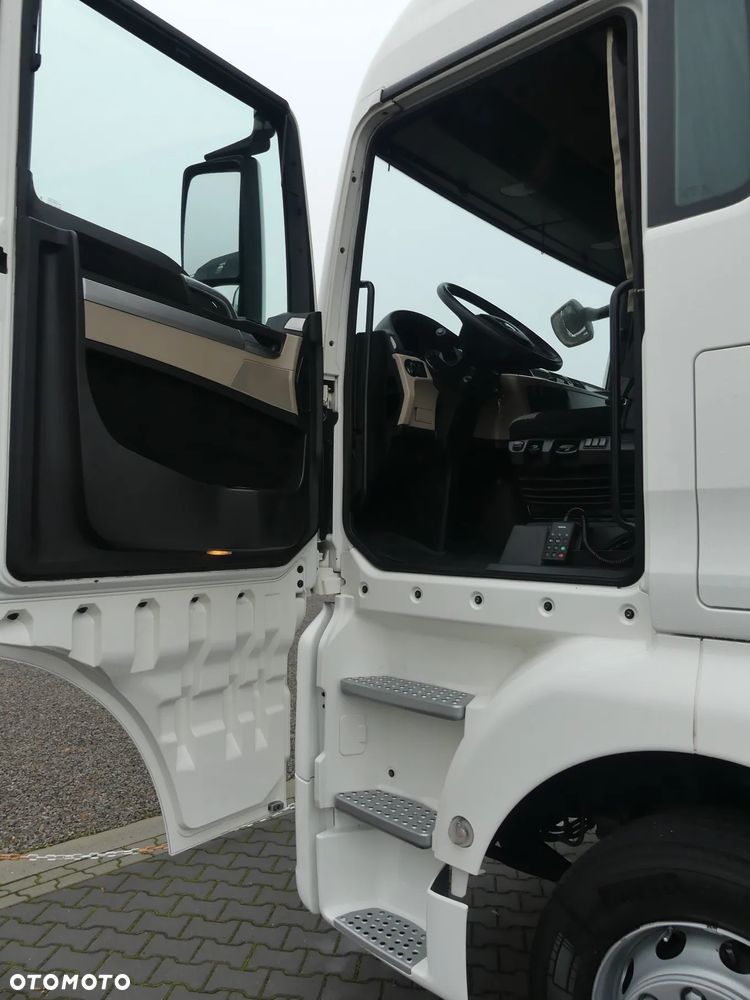 MAN TGX 26.460 / ZESTAW PRZEJAZDOWY / WINDA / KLIMA POSTOJOWA / - 29