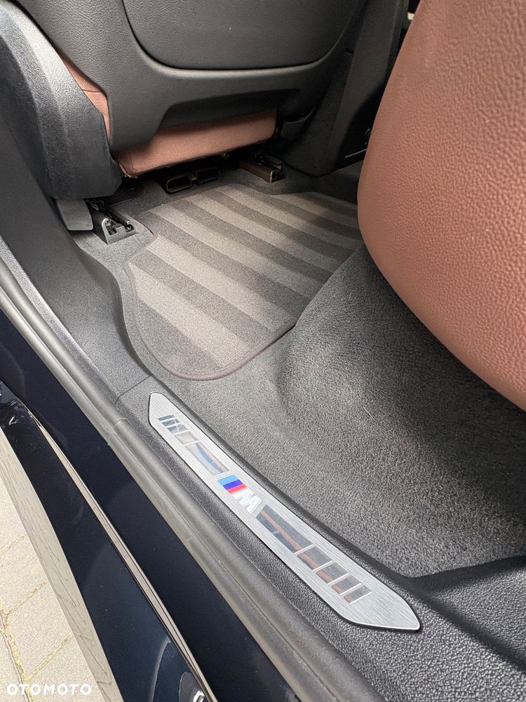 BMW X5 M50i - 13
