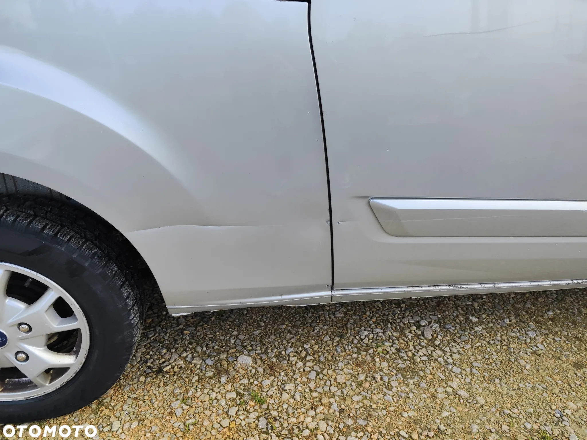 Ford Tourneo Custom - 30