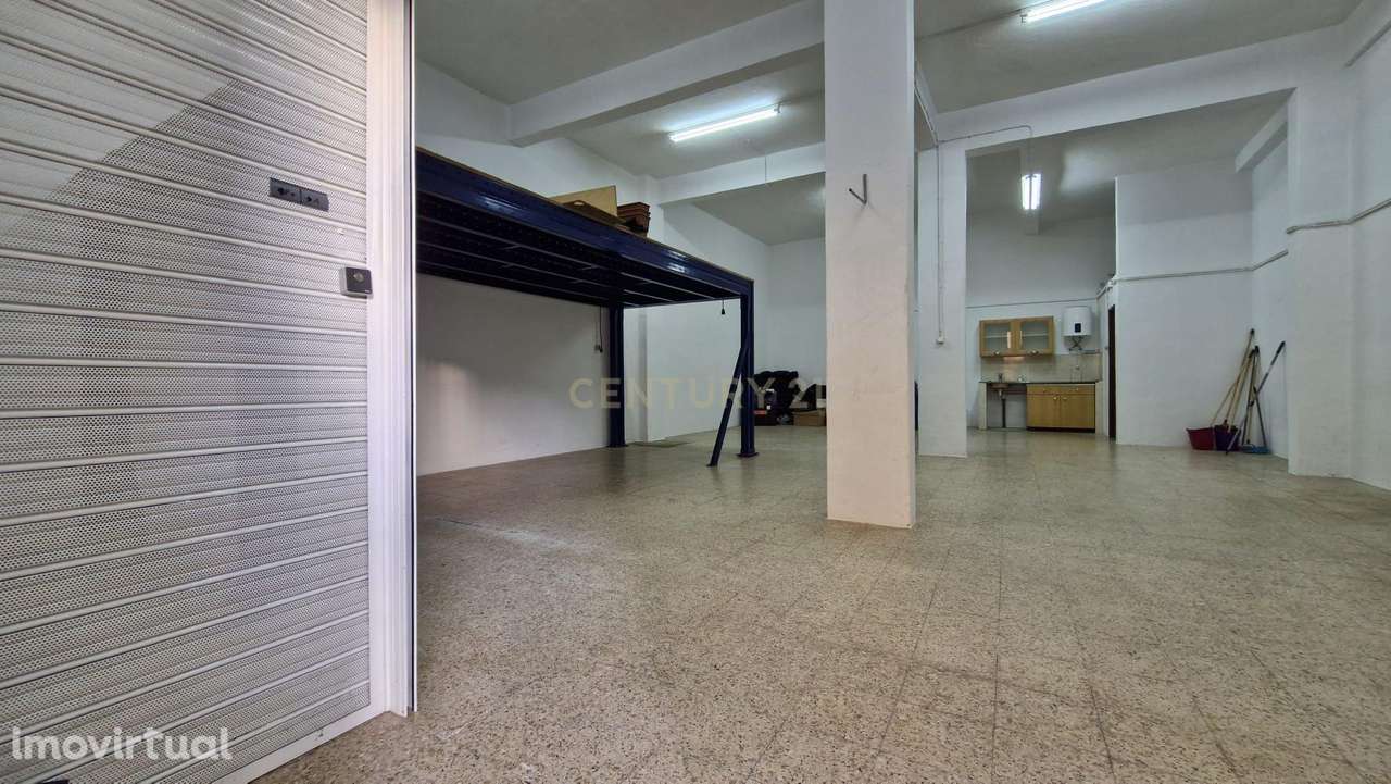 Garagem renovada bem localizada - Grande imagem: 4/13