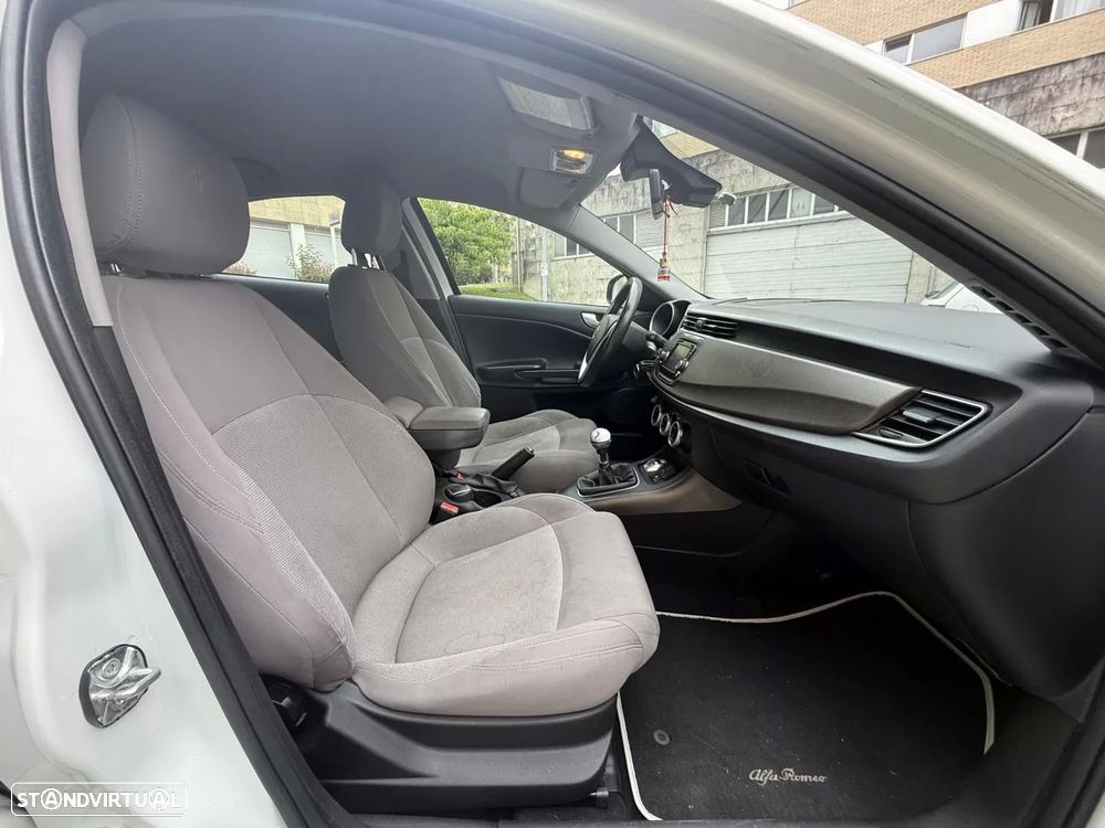 Alfa Romeo Giulietta 1.6 JTDM Exclusive - 14