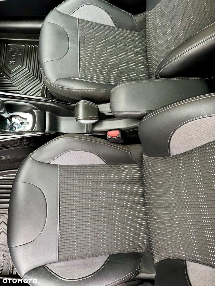 Peugeot 2008 - 10