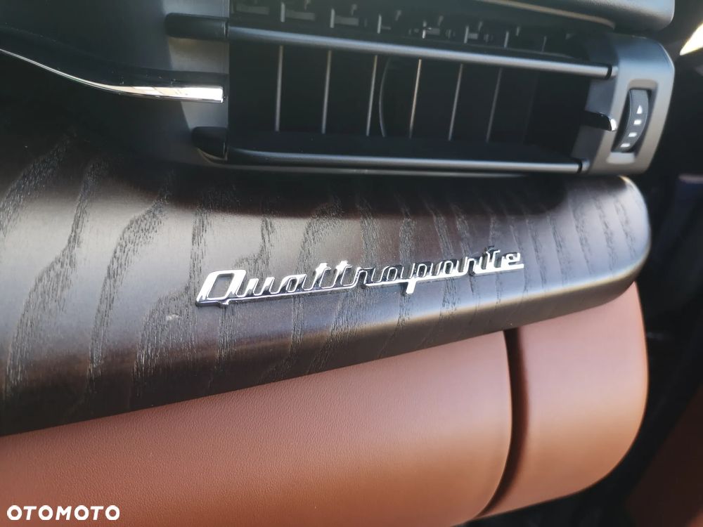 Maserati Quattroporte Q4 GranSport - 14