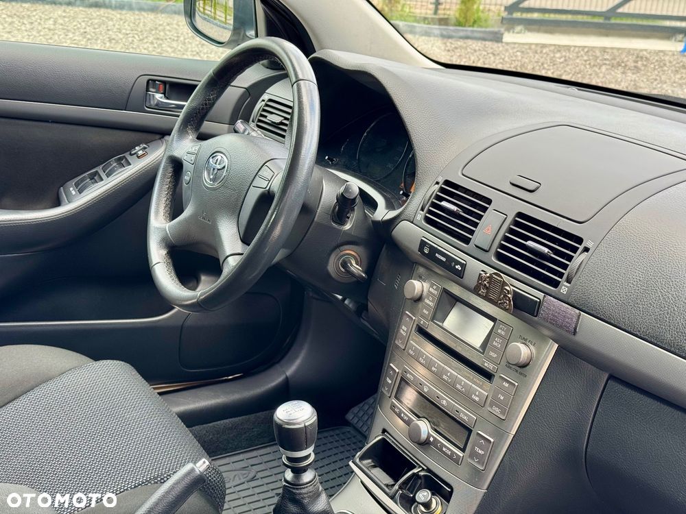 Toyota Avensis 2.2 D-4D Sol Plus - 10