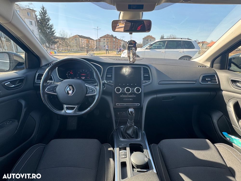 Renault Megane TCe 140 GPF Equilibre - 9