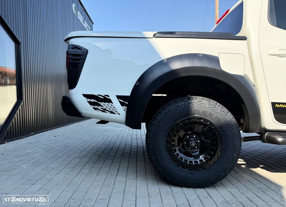 Nissan Navara 2.3 dCi CD 4WD N-Guard Auto - 9