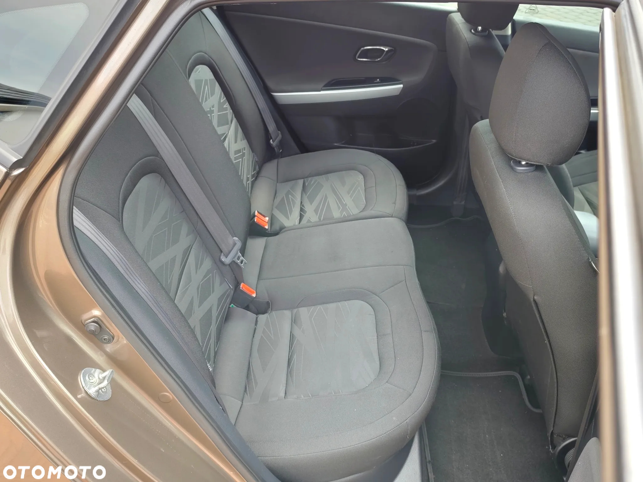Kia Ceed - 37