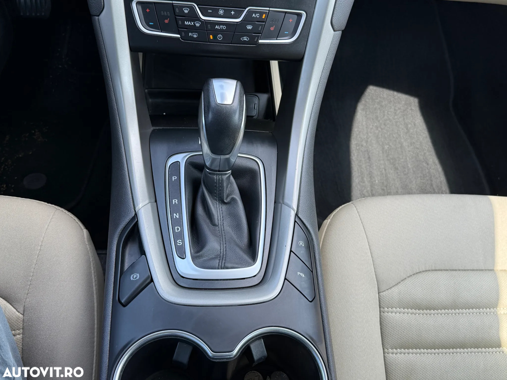 Ford Mondeo 2.0 TDCi Powershift Business - 19