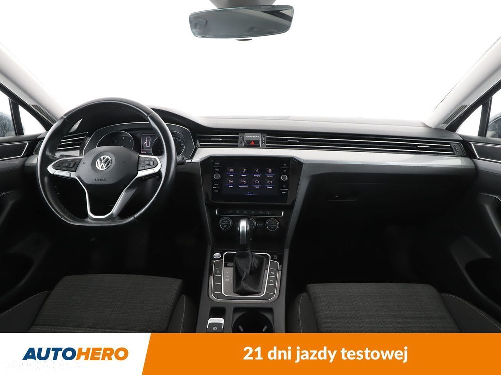 Volkswagen Passat - 12