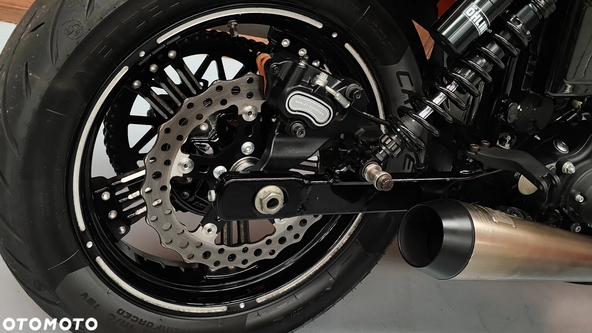 Harley-Davidson Dyna Street Bob - 13