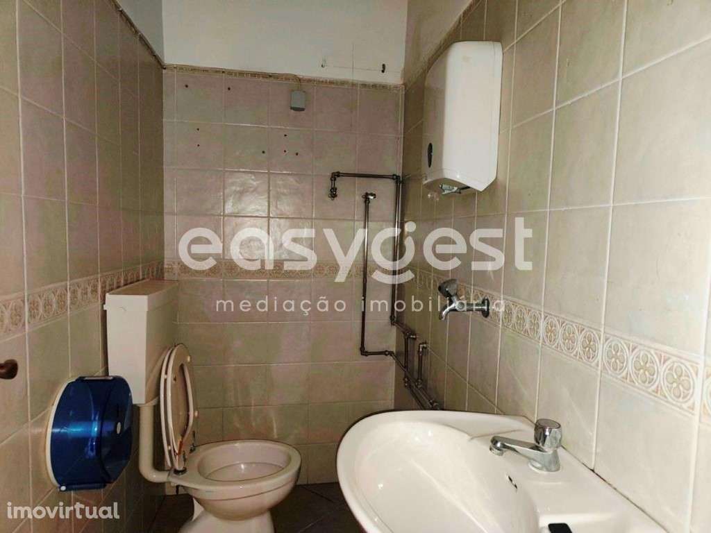 Espaço comercial localizado no centro da cidade de Beja - Grande imagem: 2/12