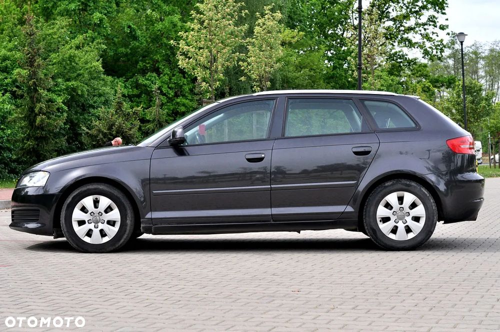 Audi A3 Sportback - 1