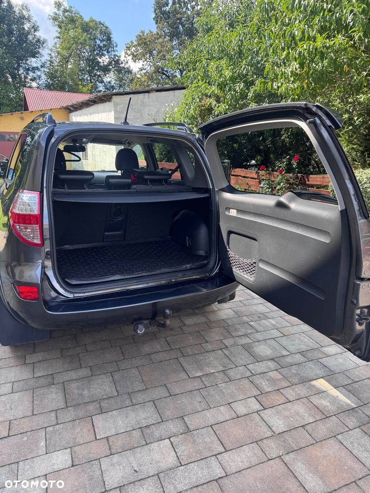 Toyota RAV4 2.2 D-CAT Premium - 16