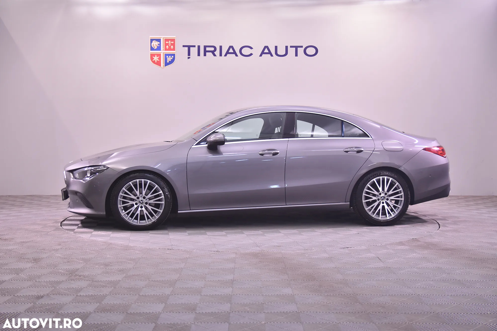 Mercedes-Benz CLA 180 7G-DCT - 3