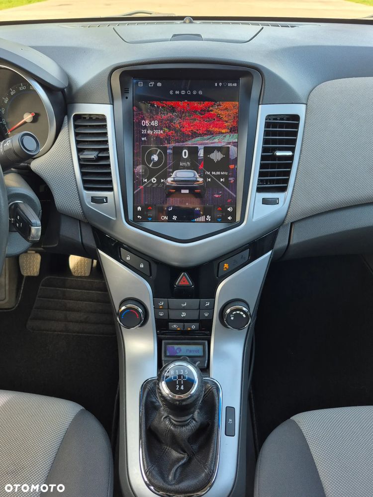 Chevrolet Cruze 1.6 - 12