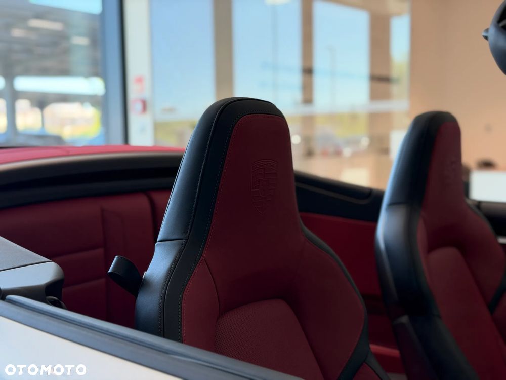 Porsche 911 Carrera 4S - 29