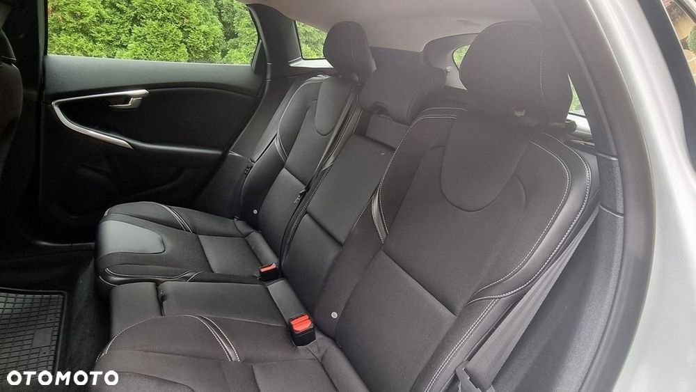 Volvo V40 - 18