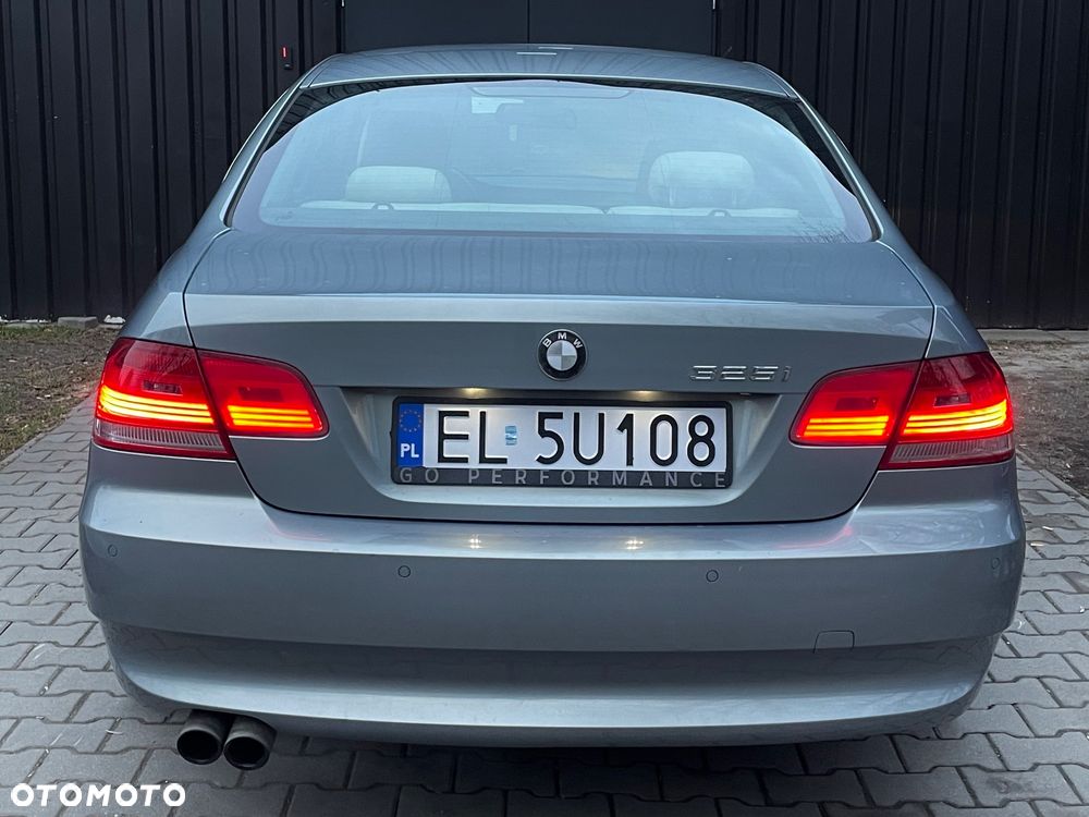 BMW Seria 3 325i M Sport Edition - 17