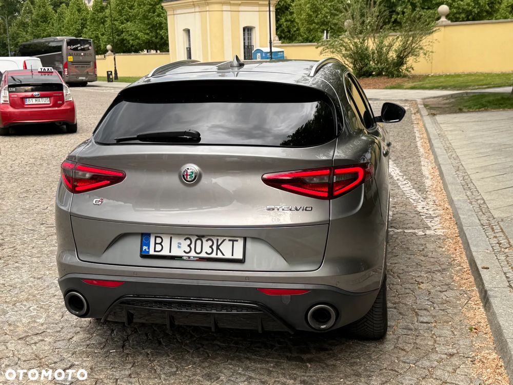 Alfa Romeo Stelvio - 9