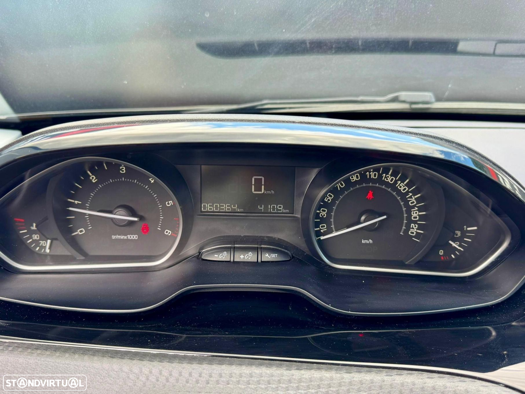 Peugeot 2008 1.5 BlueHDi Signature - 13