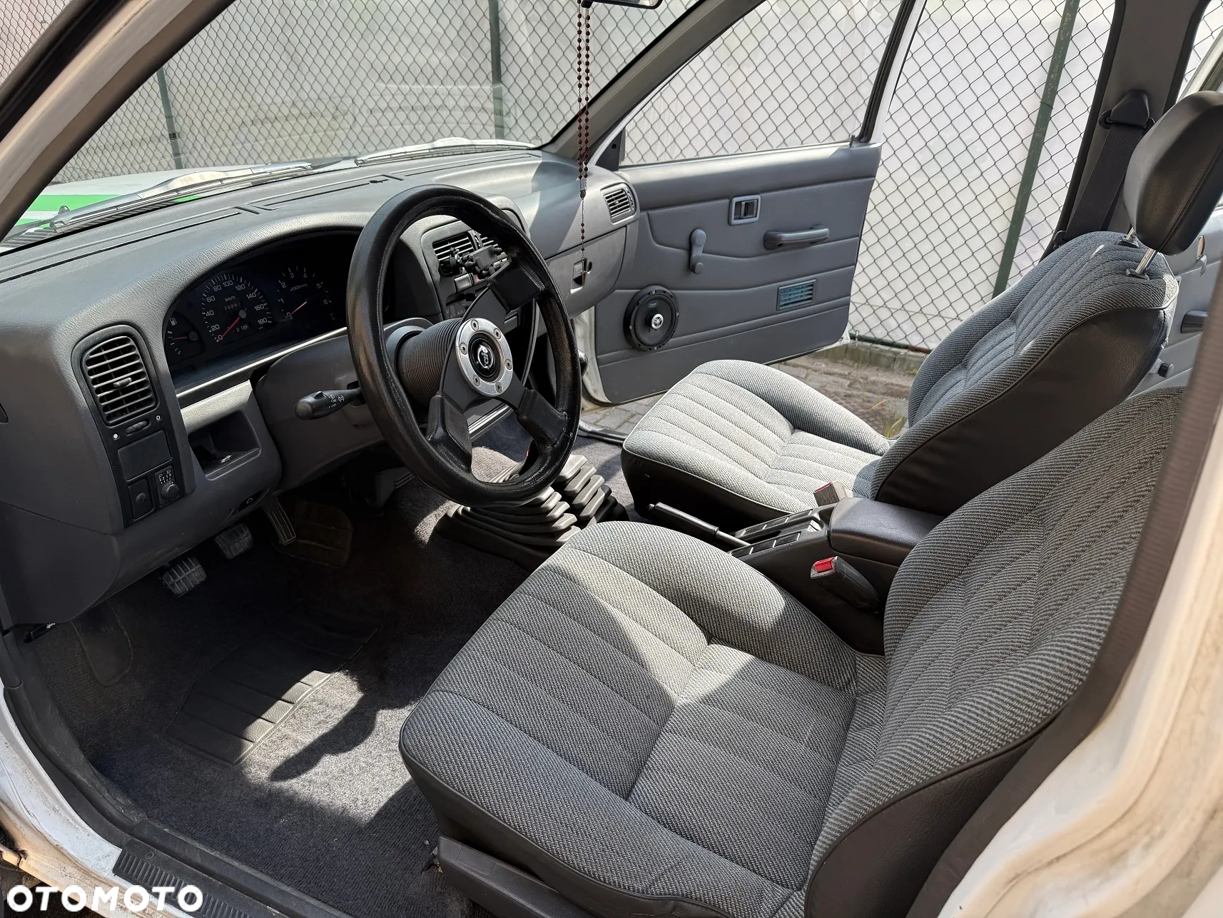 Nissan Pickup - 7